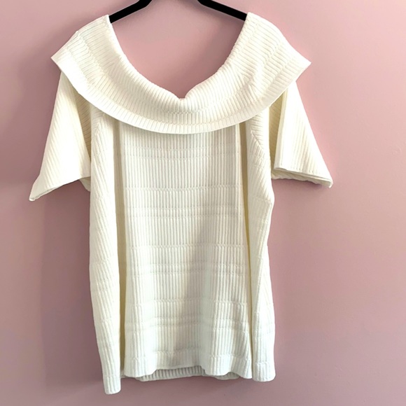 Lane Bryant Sweaters - Lane Bryant - Gorgeous, half sleeve, textured sweater women’s Plus Size 28